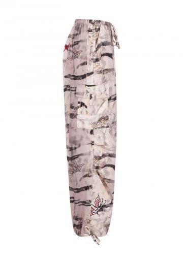 Брюки с накладными карманами