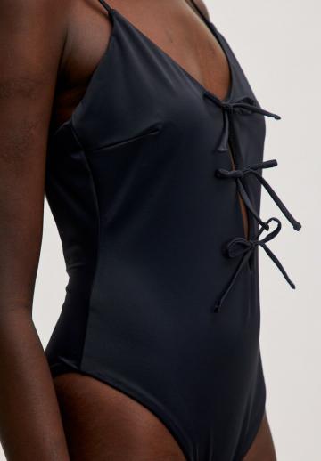 Топ на бретельках