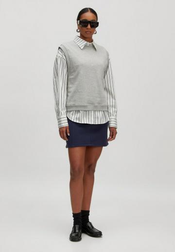 Пуловер без рукавов