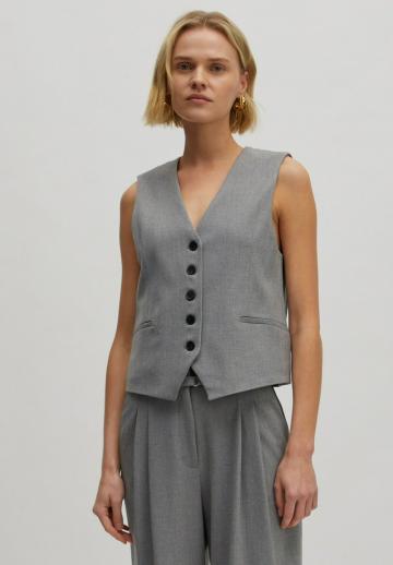 Джинсовая жилетка