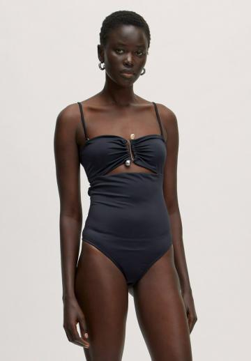 Слитный купальник