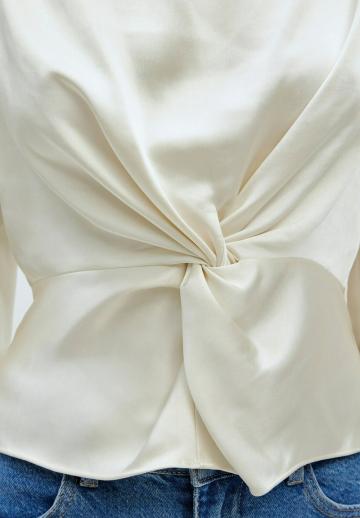 Атласная блузка