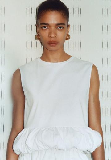 Блузка без рукавов