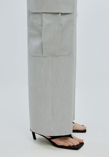 Брюки с накладными карманами