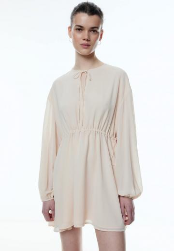 Короткое платье