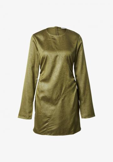 Короткое платье