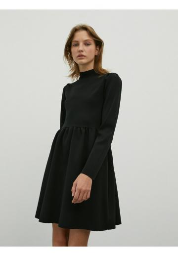 Вязаное платье