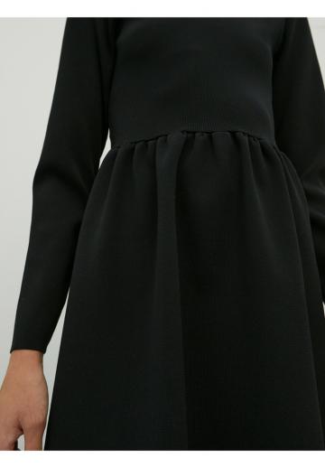 Вязаное платье