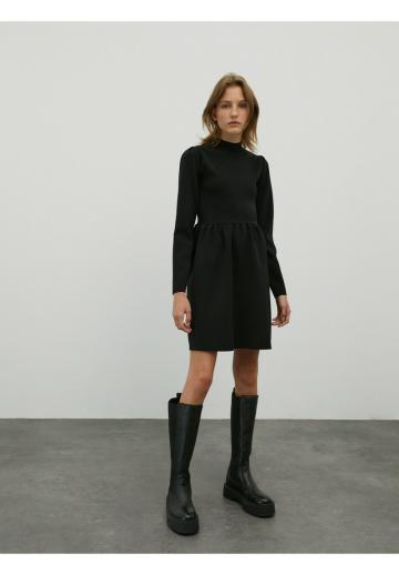 Вязаное платье