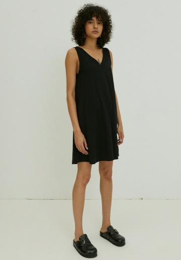 Короткое платье