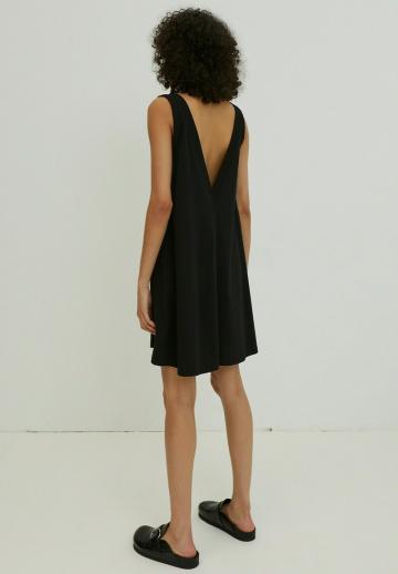 Короткое платье