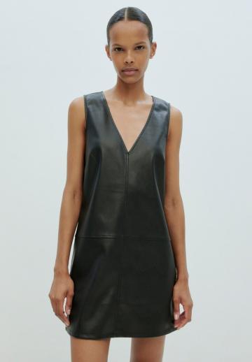 Короткое платье