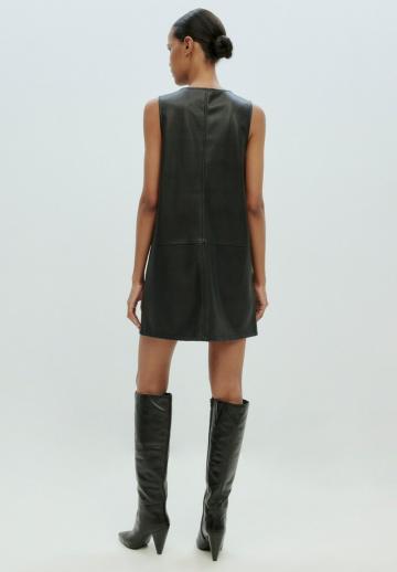 Короткое платье