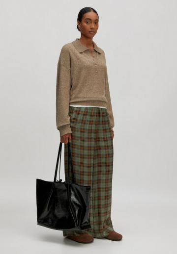 Пуловер с воротником поло