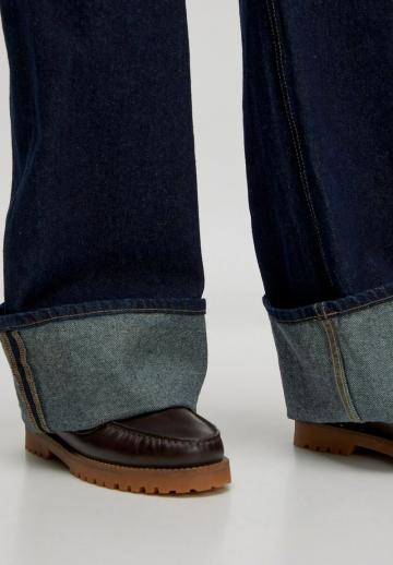 Прямые джинсы