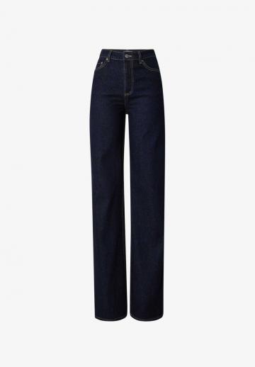 Прямые джинсы