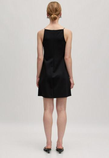 Короткое платье