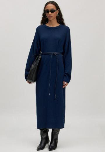 Вязаное платье