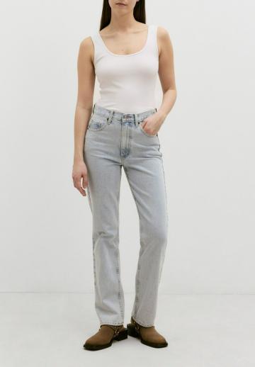Прямые джинсы