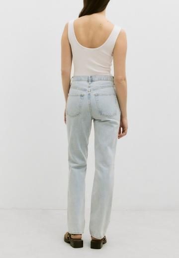 Прямые джинсы