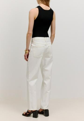 Прямые джинсы