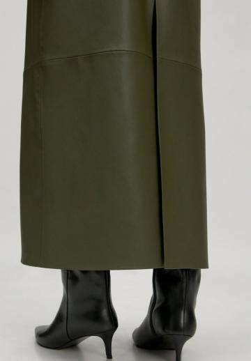 Юбка с накладными карманами