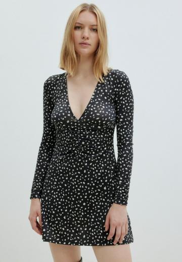 Короткое платье