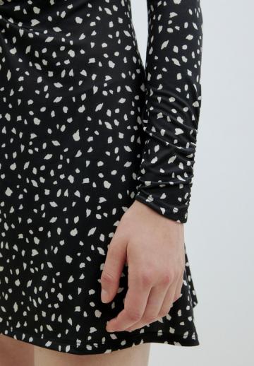 Короткое платье