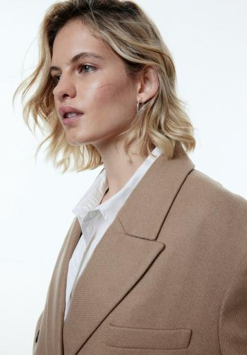 Шерстяное пальто