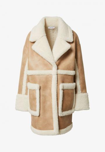 Пальто из искусственной кожи