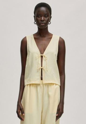 Блузка без рукавов