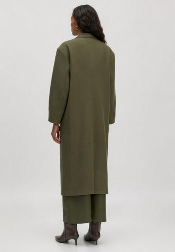 Шерстяное пальто