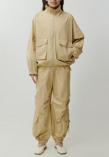 Куртка с накладнымит карманами