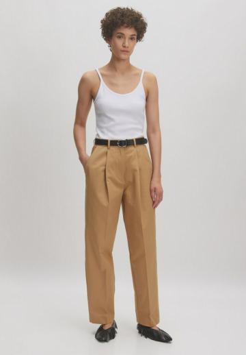 Топ на бретельках