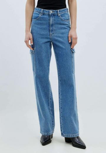 Прямые джинсы