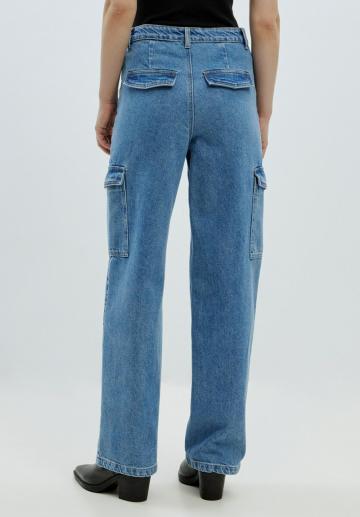 Прямые джинсы