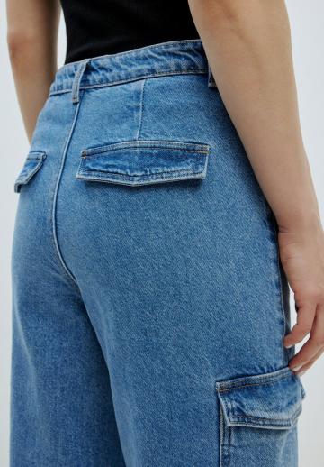Прямые джинсы