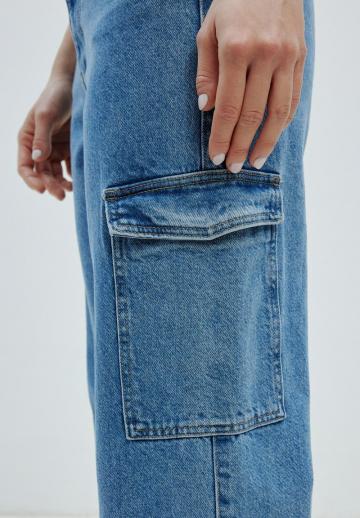 Прямые джинсы