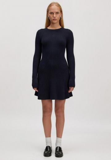 Вязаное платье