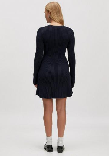 Вязаное платье