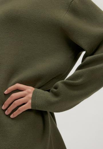 Вязаное платье