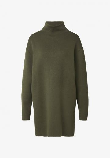 Вязаное платье