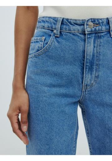 Прямые джинсы