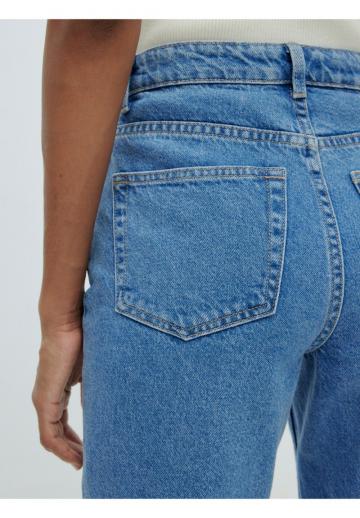 Прямые джинсы