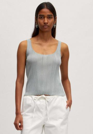 Блузка без рукавов