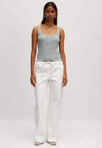 Блузка без рукавов