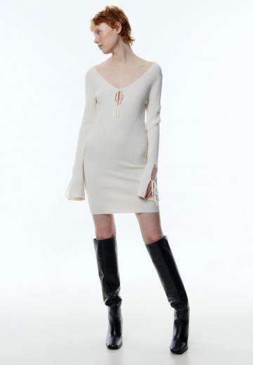 Платье футляр