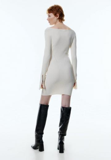 Платье футляр