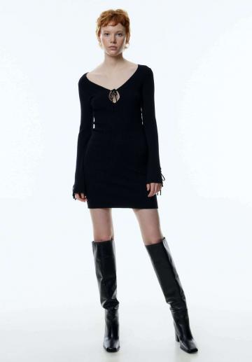 Платье футляр