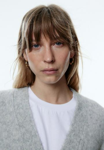 Длинный жилет